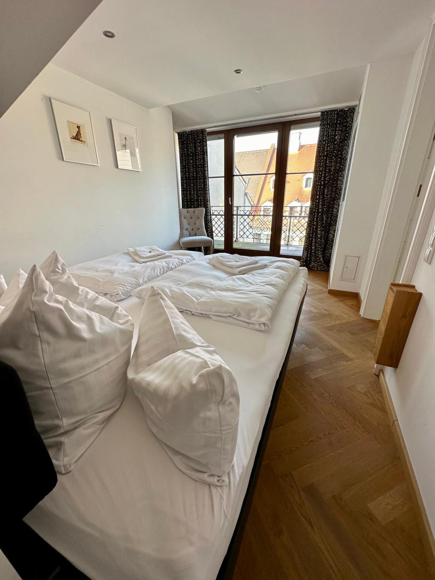 Luxus Suite Mit Einmaligem Blick Auf Die Frauenkirche Dresda Exterior foto