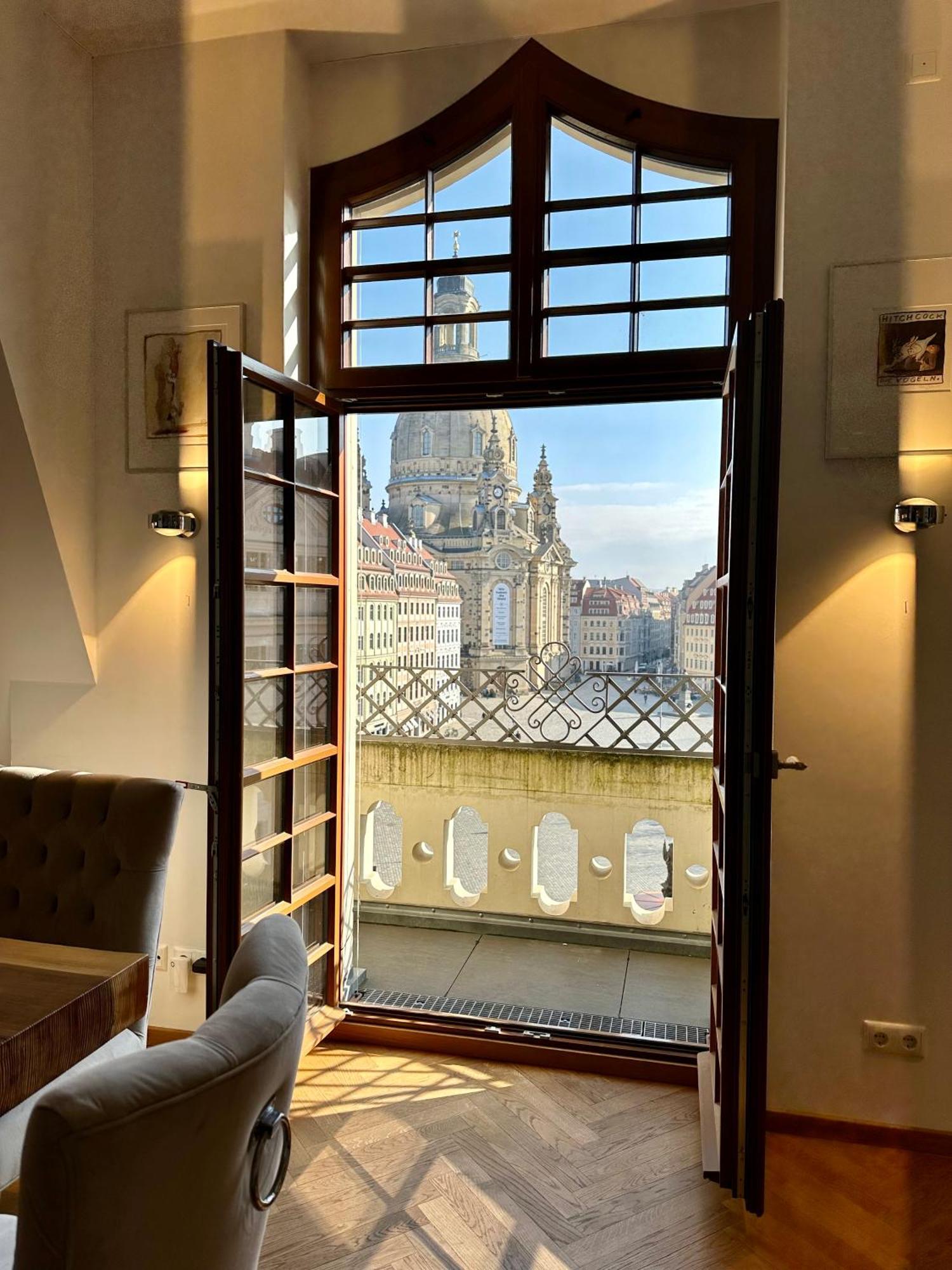 Luxus Suite Mit Einmaligem Blick Auf Die Frauenkirche Dresda Exterior foto